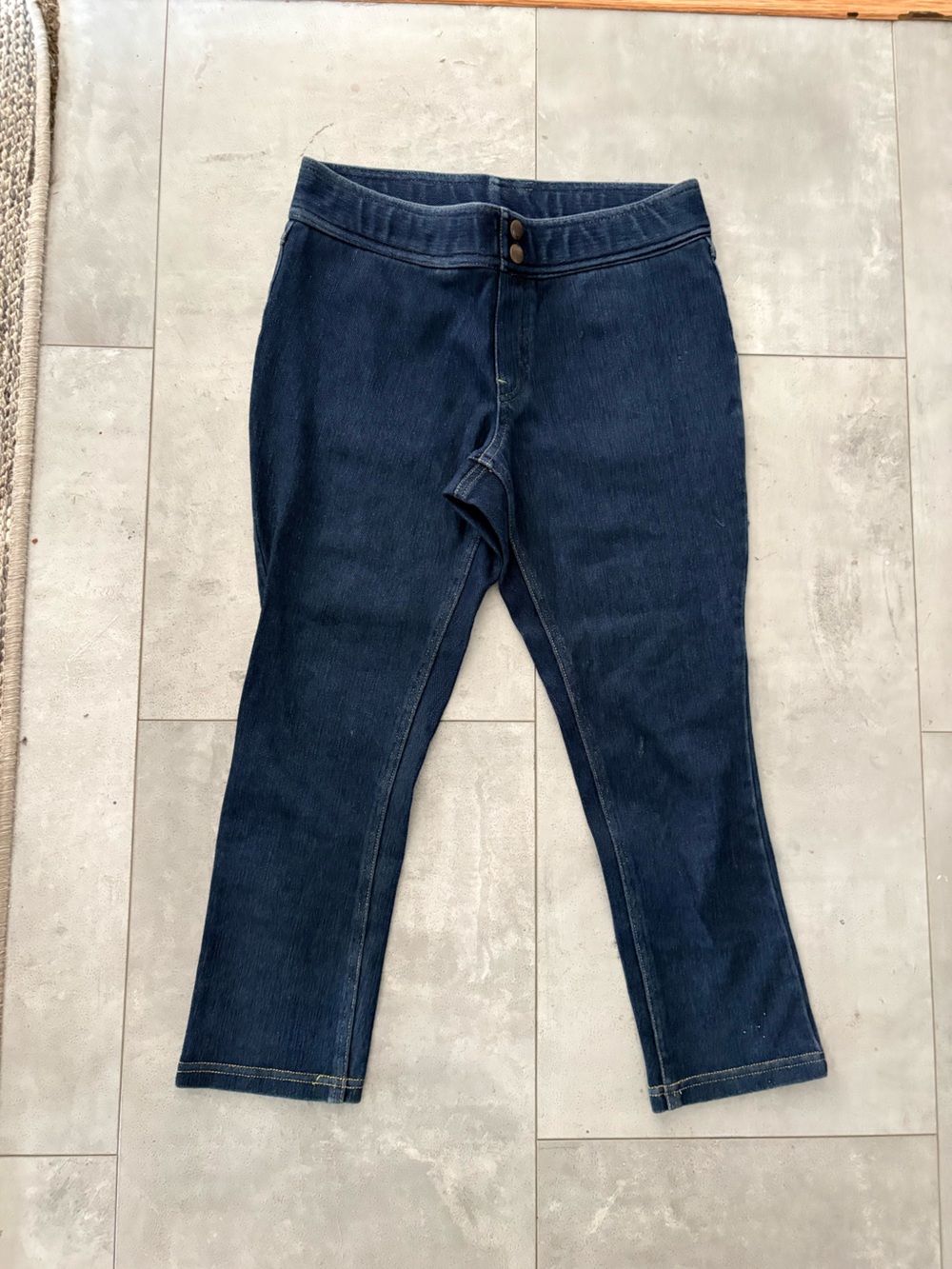 HUE Dark Blue Cropped capri jeggings